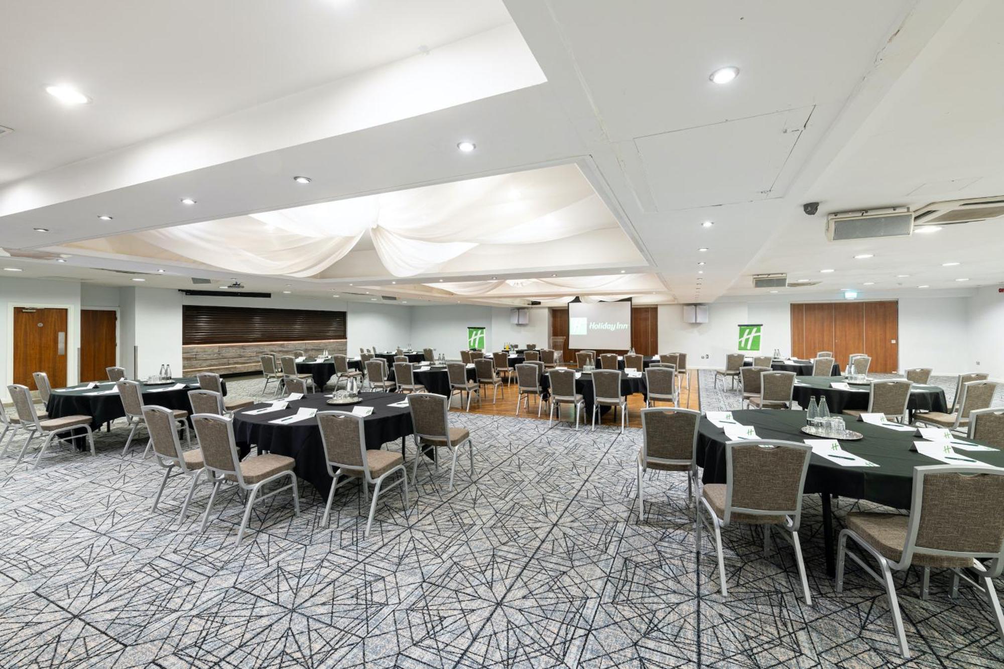 Hotel - - Oldham By Ihg Manchester